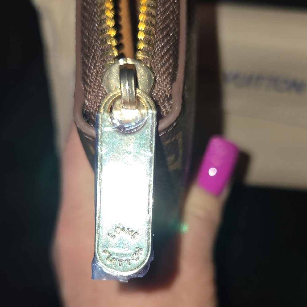 Louis Vuitton Tan Wallet - Picture 10 of 11